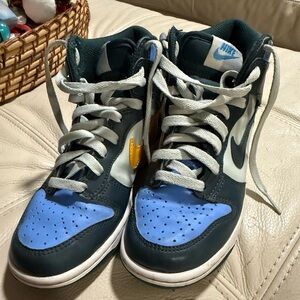 Nike Kids Navy and Light Blue Sneakers